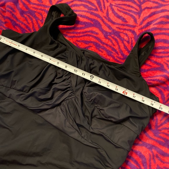 Land’s end black one piece tummy control swimsuit - Picture 5 of 9